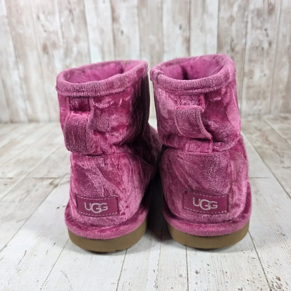 UGG Classic Mini Crushed Velvet Magenta Pink‎ Ankle Boots 1142070K Womens 6